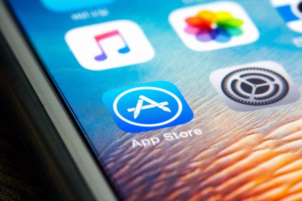 Apple позволит предустанавливать RuStore на iPhone - Хайтек - info ...