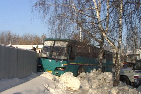 Город юрга автобус паз. Автобус болотное. Расписание автобуса 3 болотное вокзал лесхоз. Расписание автобуса 1 г болотное. Болотное юрга.