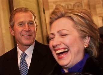 Джордж Буш и Хиллари Клинтон. Фото с сайта www.kennerly.com