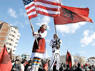 Косовские албанцы отстаивают свою независимость. Фото с сайта  www.ldpr.ru