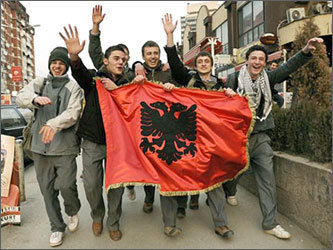Косовские албанцы. Фото с сайта vorzheva.wordpress.com