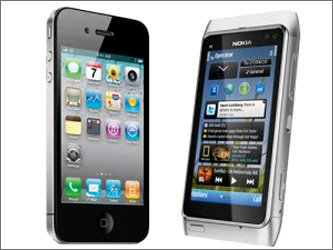 iPhone 4 и Nokia N8. Изображение с сайта noknok.tv