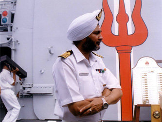 Моряки индийских ВМС во время выполнения боевого задания. Фото с сайта www.bharat-rakshak.com