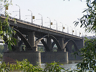 Коммунальный мост в Новосибирске. Фото из альбома пользователя koontz с сайта photo.sibnet.ru