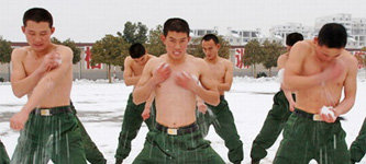 Китайские военнослужащие. Фото с сайта www.rodsbot.com 