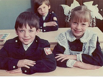 Школьная форма в СССР. Фото с сайта wellnessnews.ru