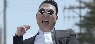 Кадр из клипа PSY на песню Gentleman