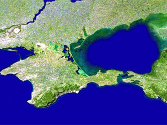 Полуостров Крым и Керченский пролив. Фото NASA