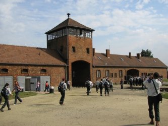 Главные ворота Освенцима