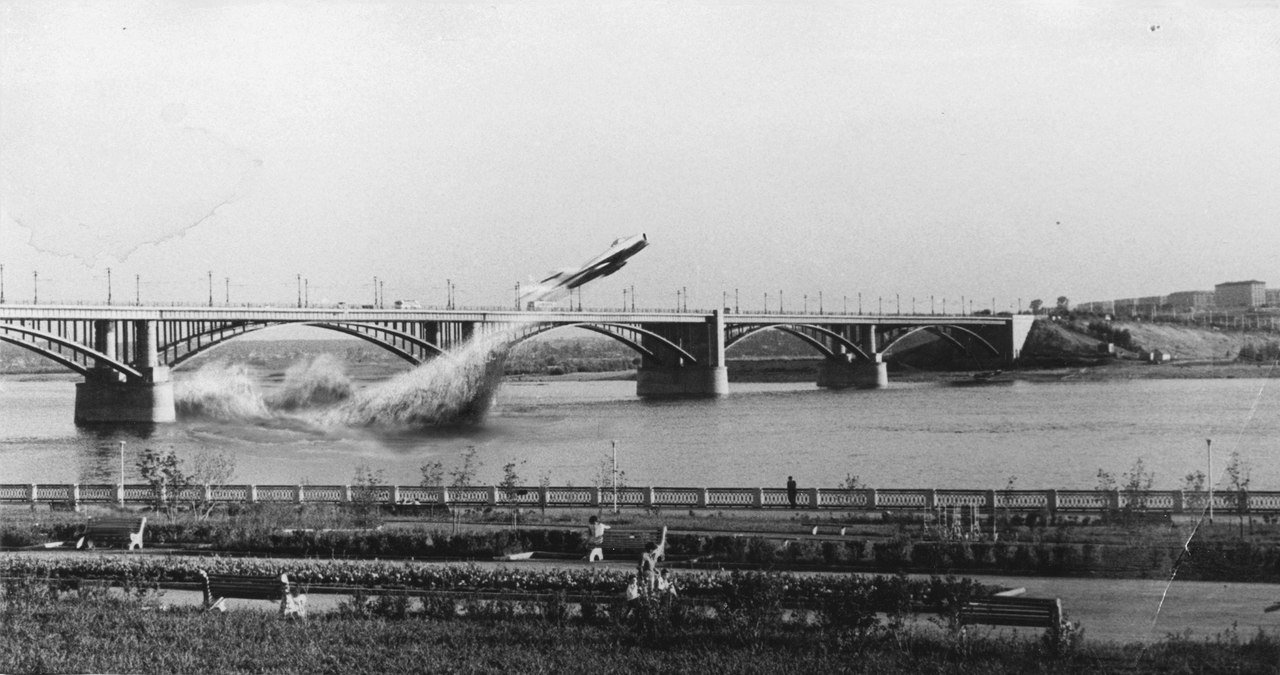 Пролёт под мостом 1965 в Новосибирске