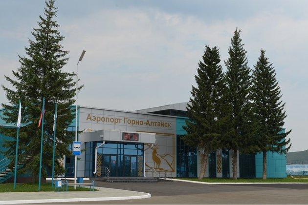 Горно алтайск погода в мае. Аэропорт горный. Аэропорт Горно-Алтайск. Фото аэропорта Горно-Алтайска. Фото аэропорт Горно -Алтайск летом.