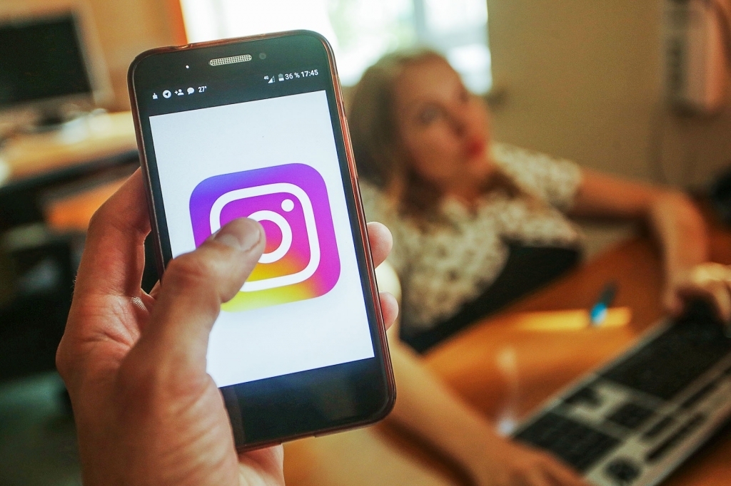 Инстаграм новым логином. Instagram открытое видео. Instagram web. Когда создали Инстаграм. Information Technology foto.