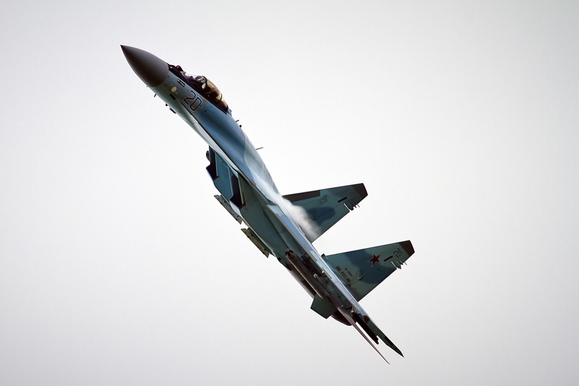 Воздушный бой на видео показали из кабины Су-27