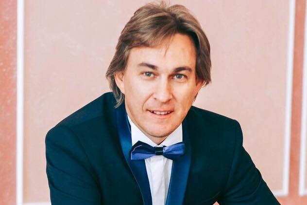 Российский оперный певец порвал рот во время выступления
