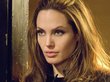 Анджелину Джоли заметили на съемках «Вечных»