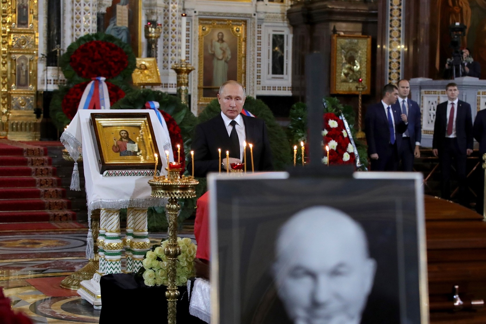 Путин Владимир похороны Лужкова