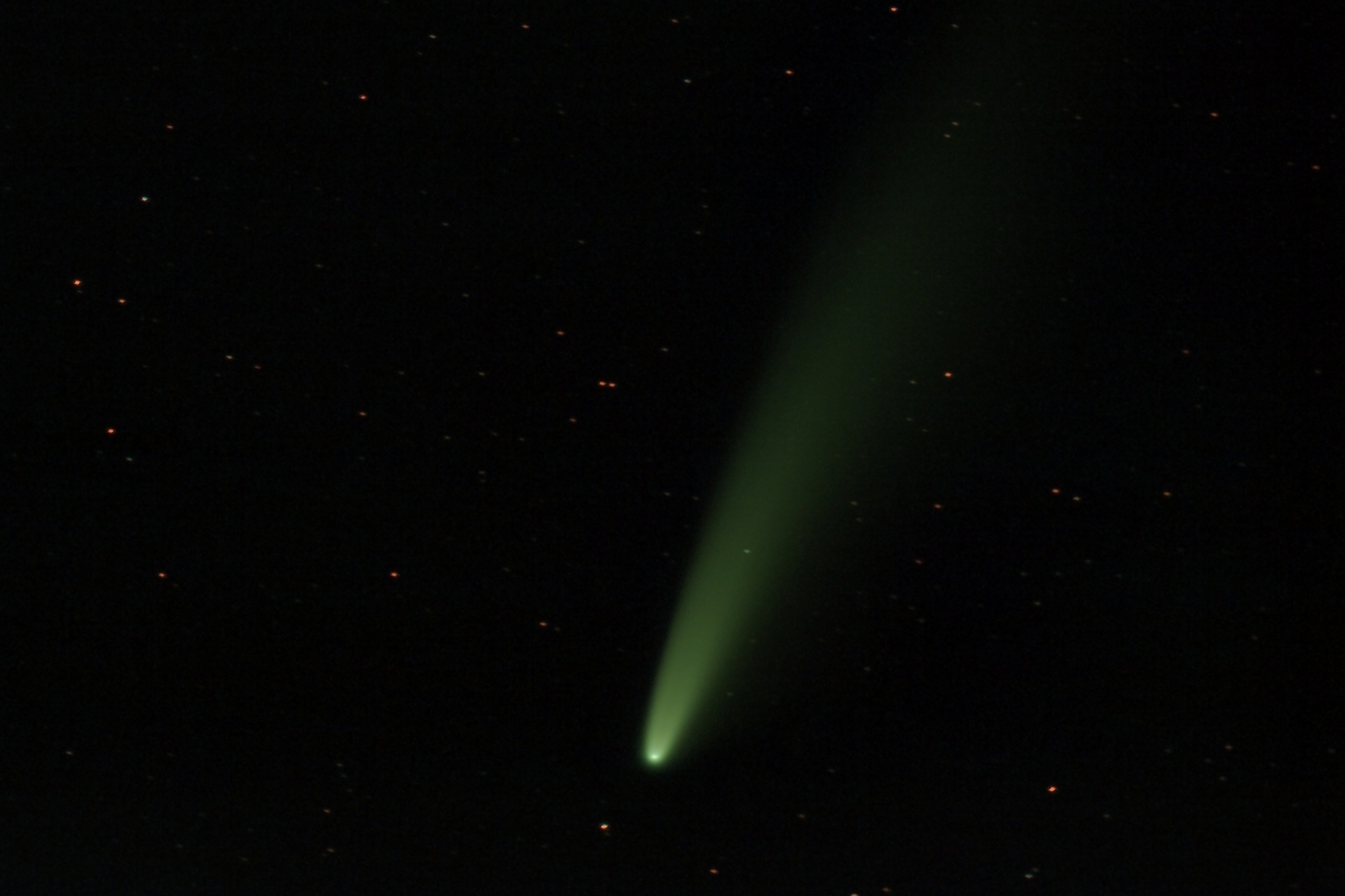 Какая комета сегодня. Зеленая Комета 2023. Зеленая Комета 22023. Зеленая Комета 2022. Зеленое свечение кометы.