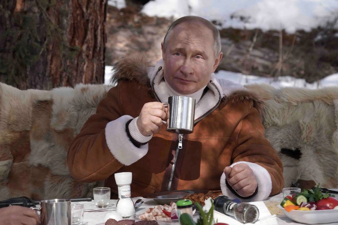 Путин в халате