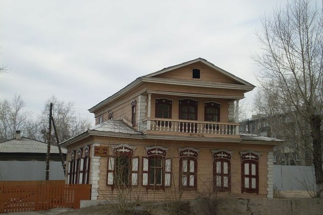 Музей в старом деревянном здании в Улан-Удэ