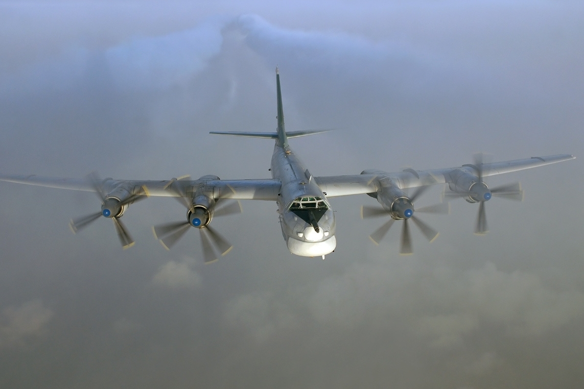 Стратеги Ту-160 и Ту-95МС запустили крылатые ракеты в Арктике - Оборона - Vimarsana News