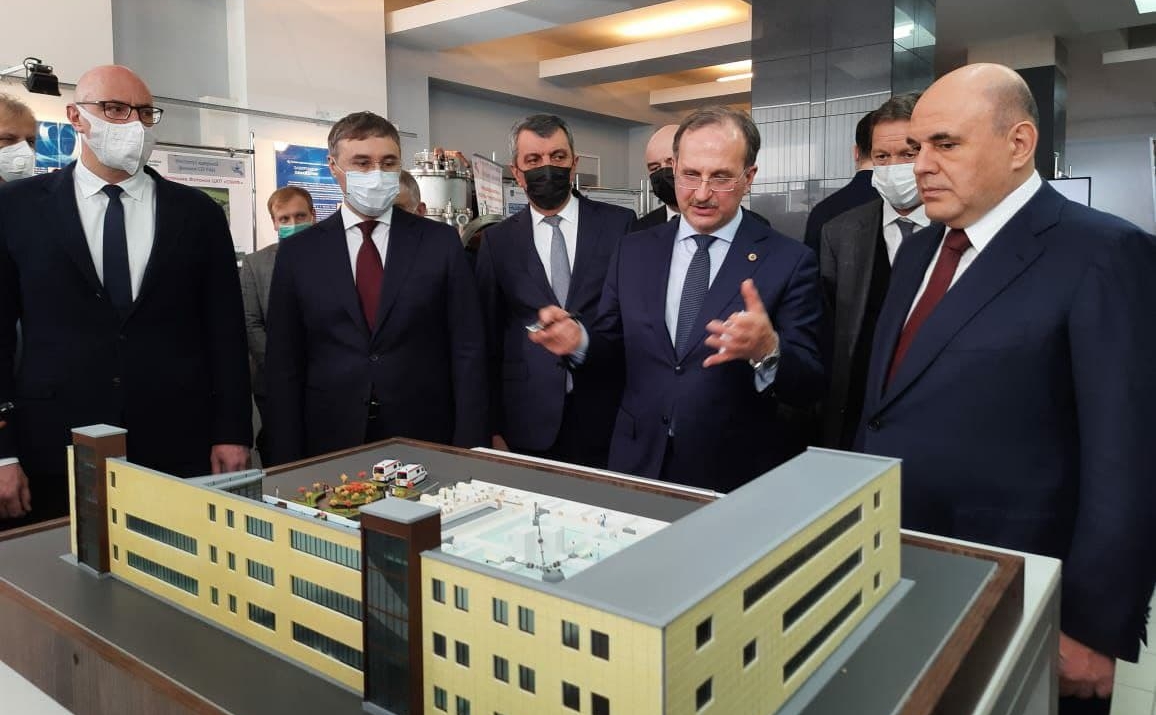 Премьер-министр РФ Михаил Мишустин в Новосибирске знакомится с проектом клиники БЗНТ
