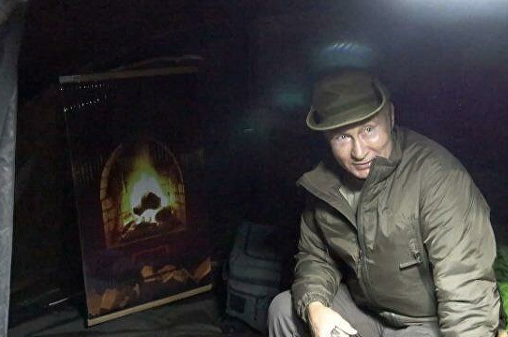 Путин в палатке с Шойгу 2021