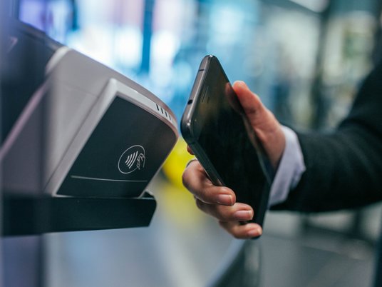 Мобильный платеж с помощью платежного терминала