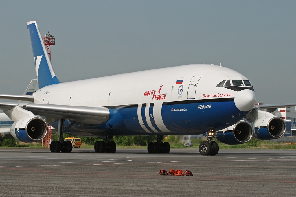 самолет Ил-96-400