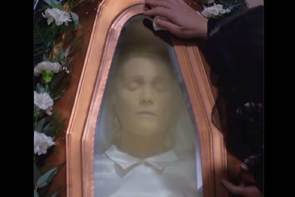 Наталья Орейро в гробу