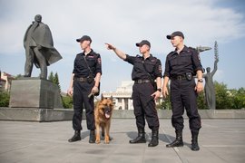 Полицейские на площади Ленина в Новосибирске