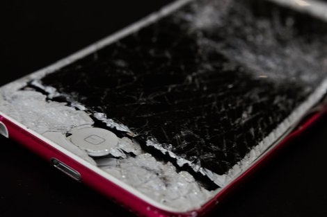 Разбитый экран смартфона