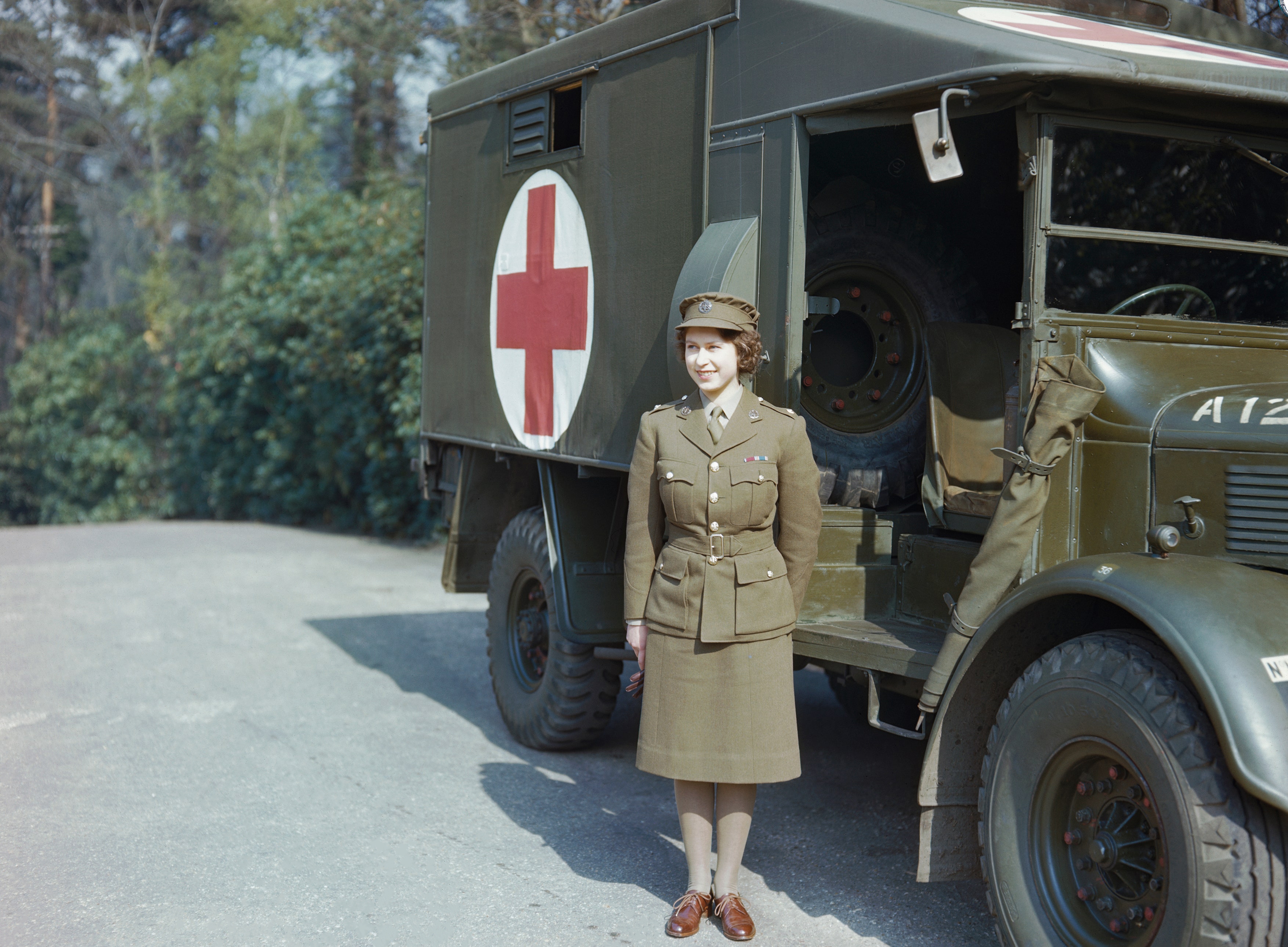Принцесса Елизавета на армейской службе в апреле 1945 года