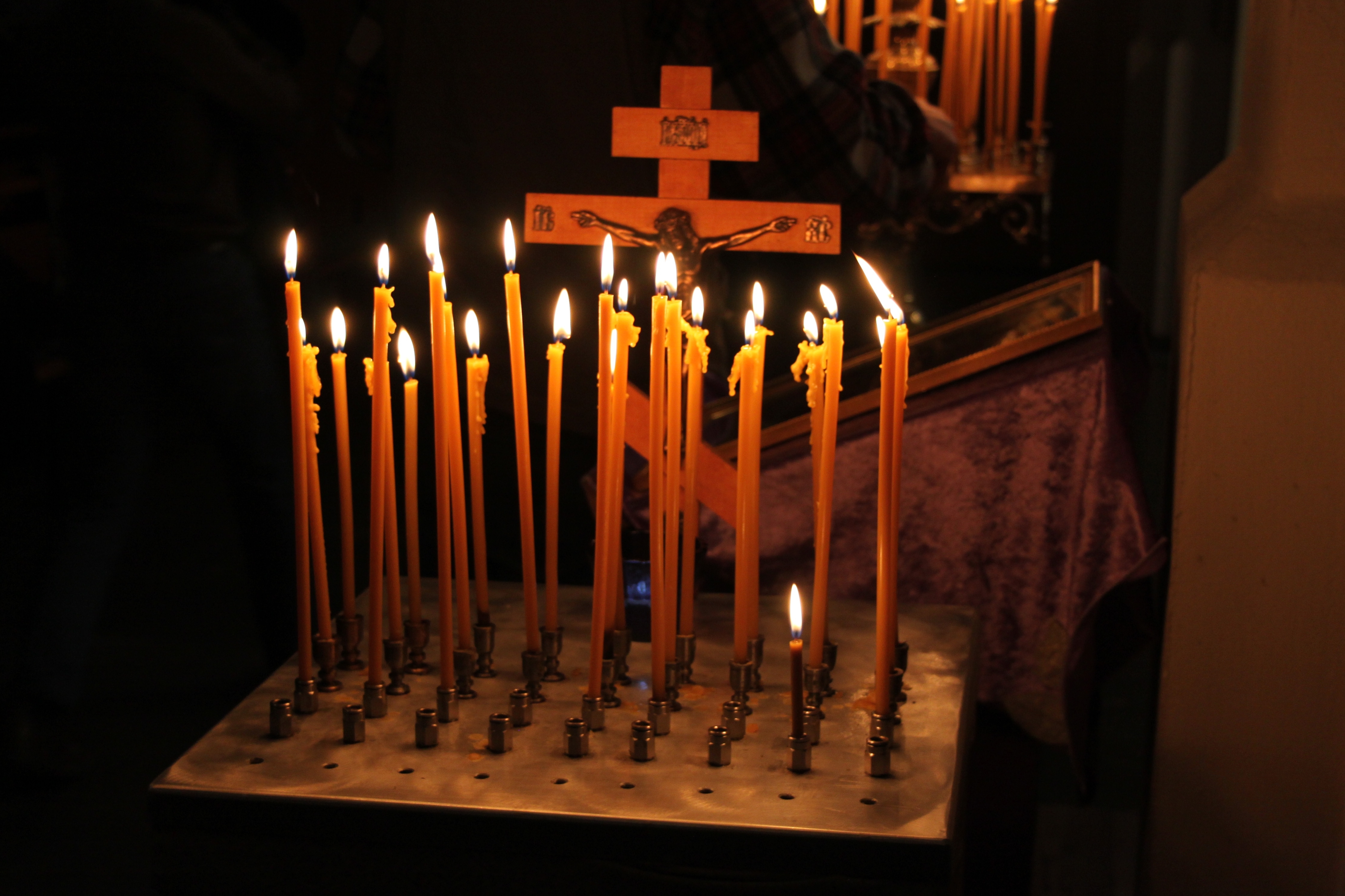 Свечи в храме за упокой фото