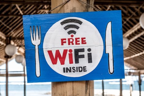 Знак оповещающей о бесплатной точке доступа Wi-Fi