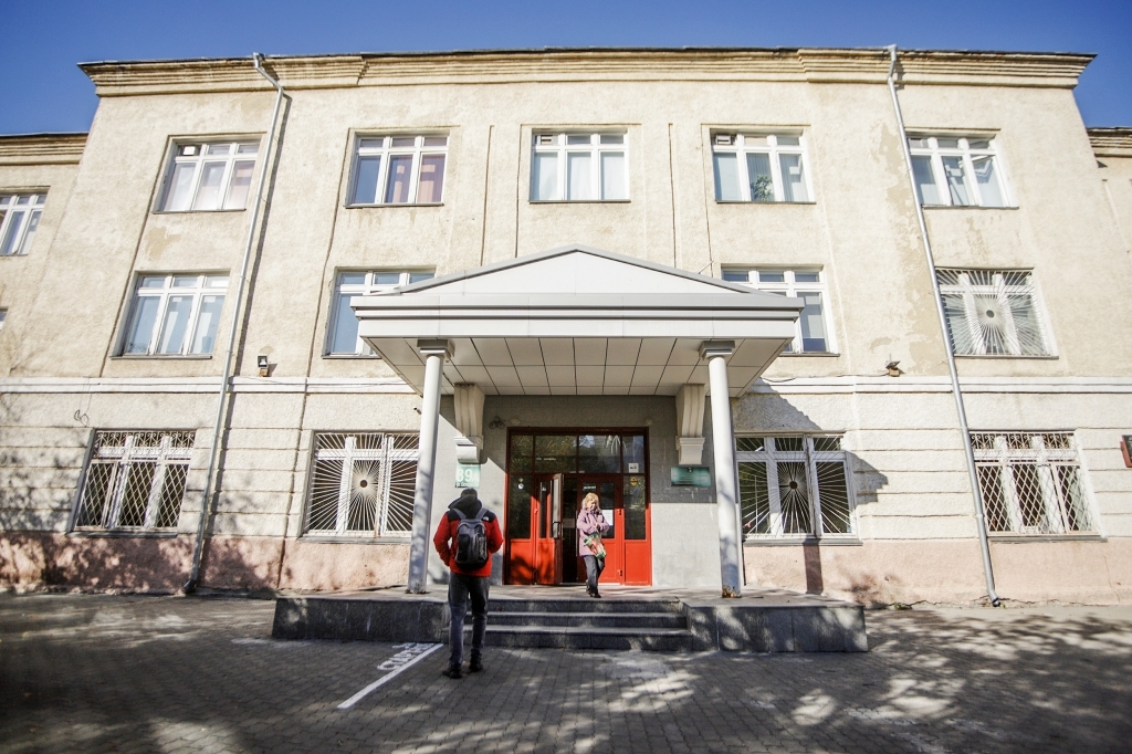 Школа №29 в Новосибирске, где училась Анна Кикина