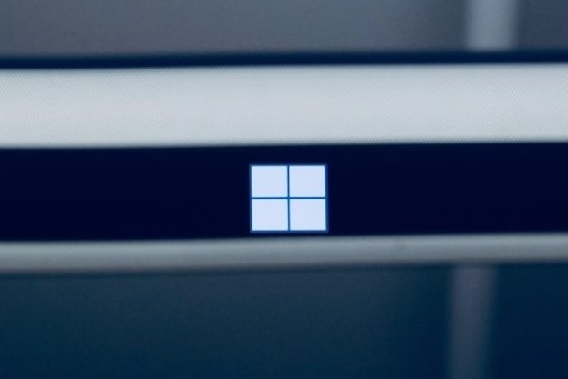 Логотип Microsoft при обновлении Windows