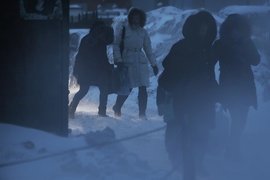 Пешеходы зимой в Новосибирске