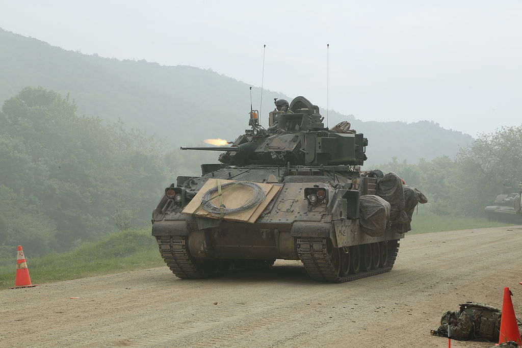 Американская боевая машина пехоты M2A2 Bradley