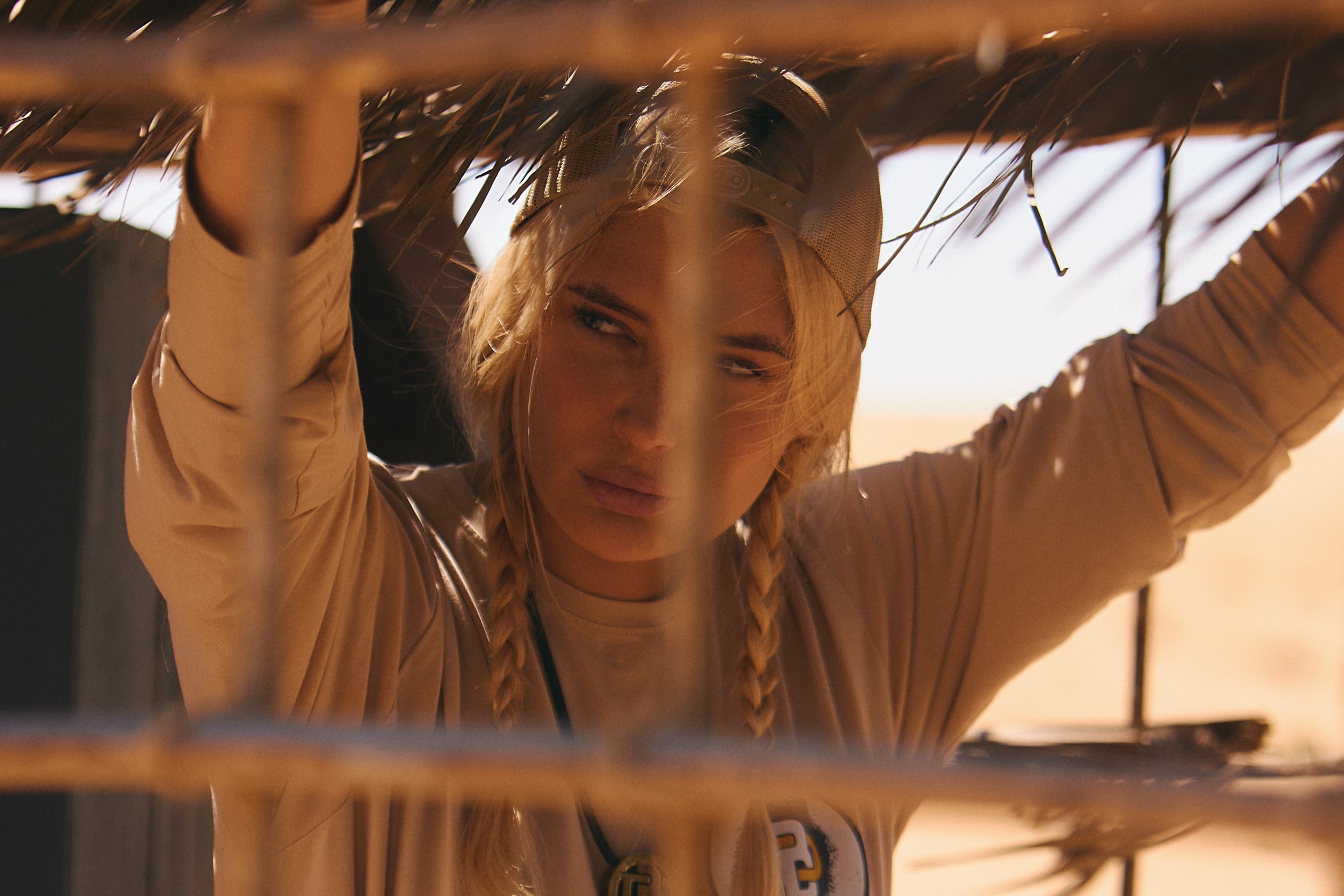 Ляйсан утяшева выжить в дубае. Выжить в дубае возвращение одноклассники. Выжить в дубае возвращение одноклассники. Выжить в дубае тнт. Выжить в дубае возвращение одноклассники.