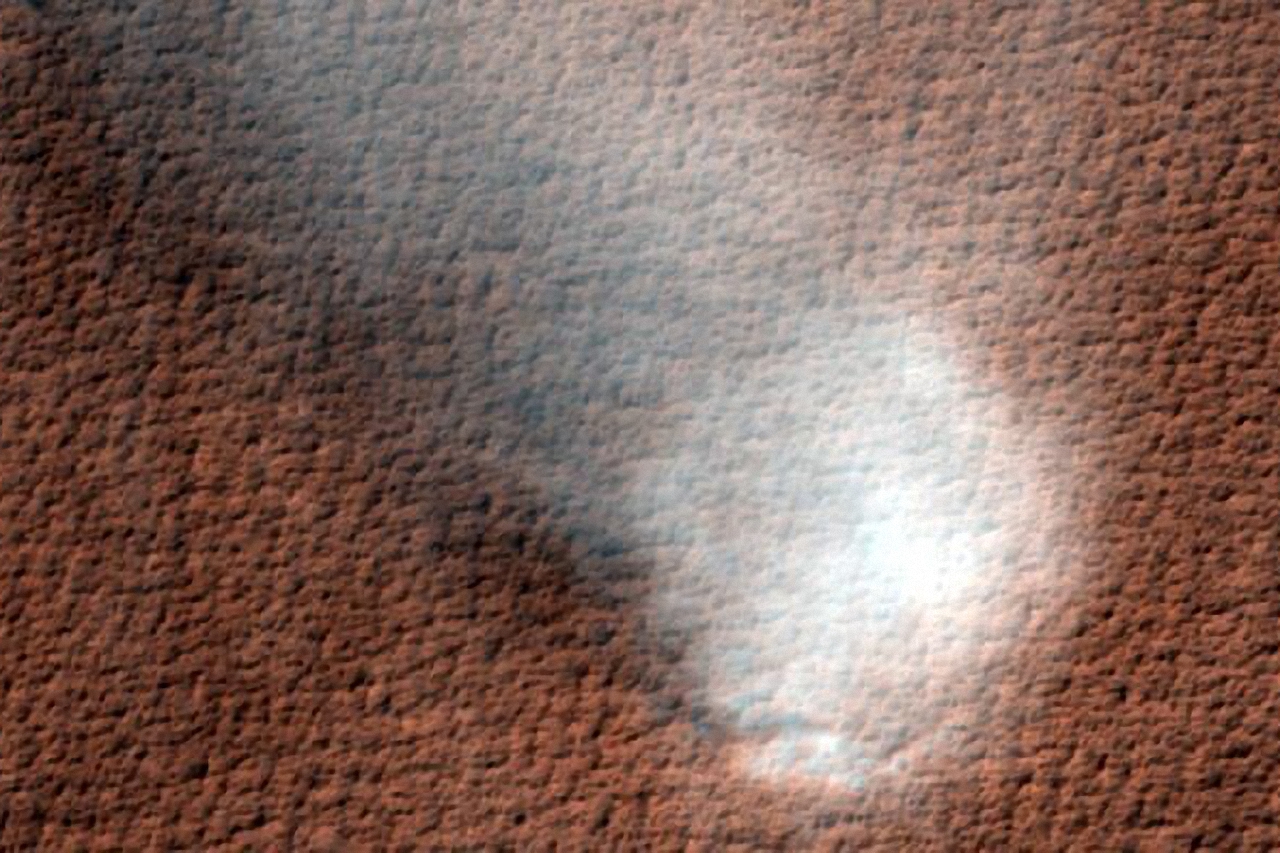 гигантский пылевой дьявол на Марсе