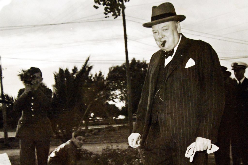 Премьер-министр Великобритании Уинстон Черчилль