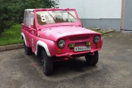 Розовый УАЗ