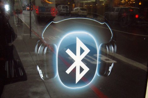 эмблема Bluetooth