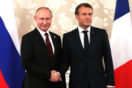 Президента России и Франции Владимир Путин и Эмманюэль Макрон