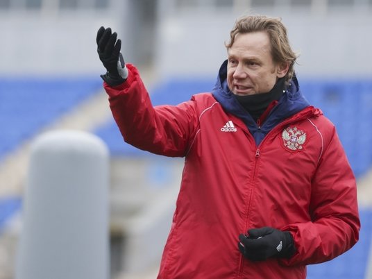 Главный тренер сборной России Валерий Карпин