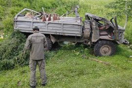 ГАЗ-66, опрокинувшийся по дороге на Каракольские озера на Алтае