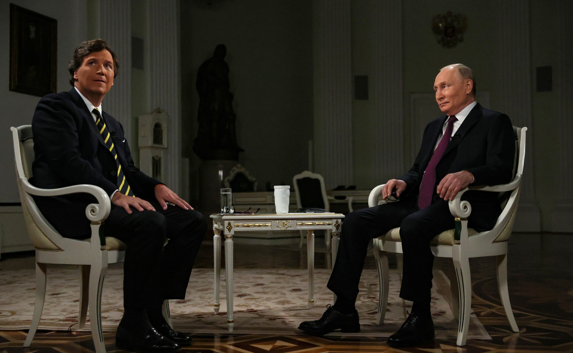 Президент России Владимир Путин дает интервью журналисту Такеру Карлсону 