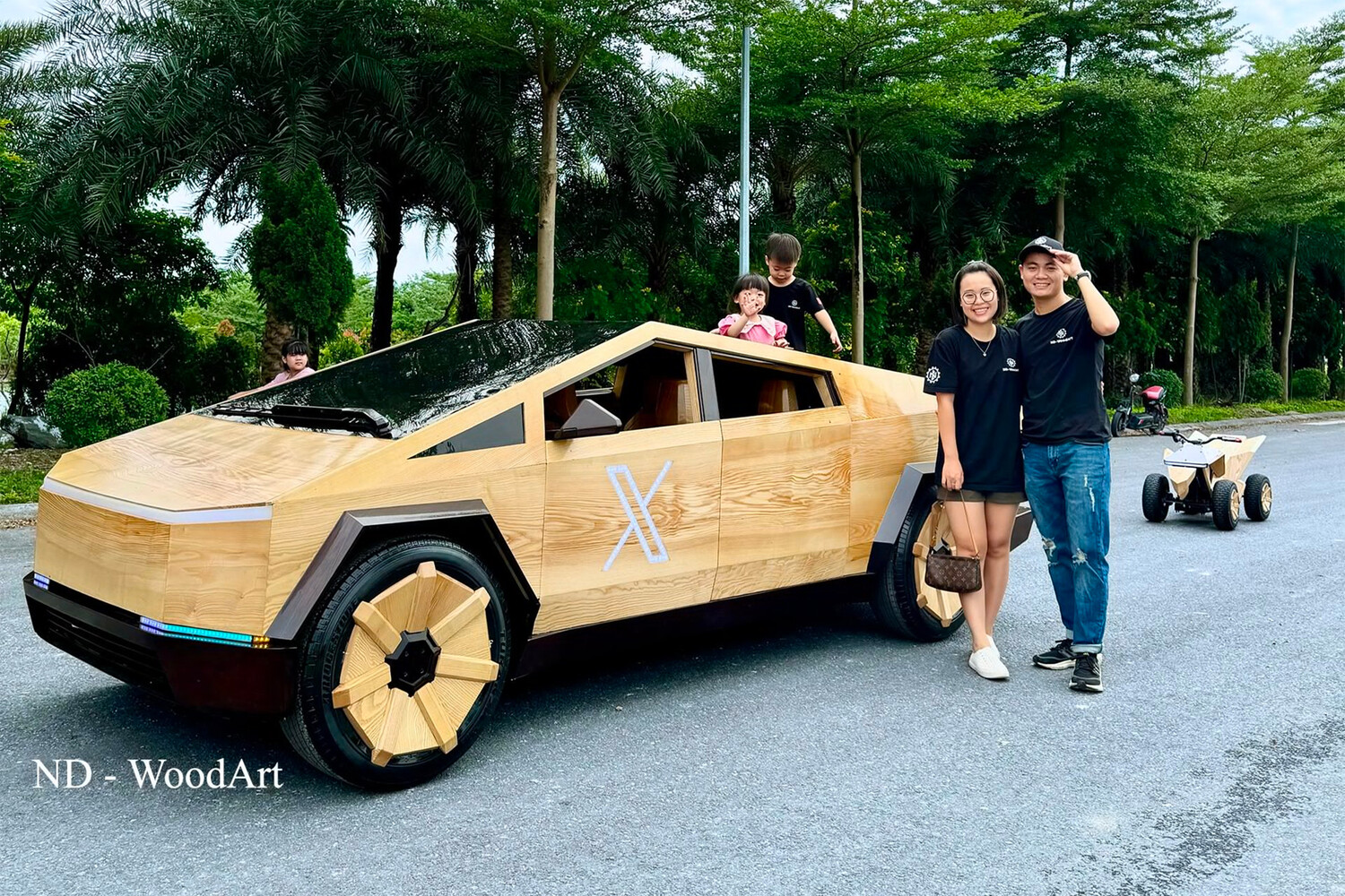 Деревянная Tesla Cybertruck из Вьетнама