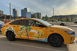 Яндекс Такси с детскими рисунками