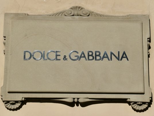 Вывеска Dolce & Gabbana
